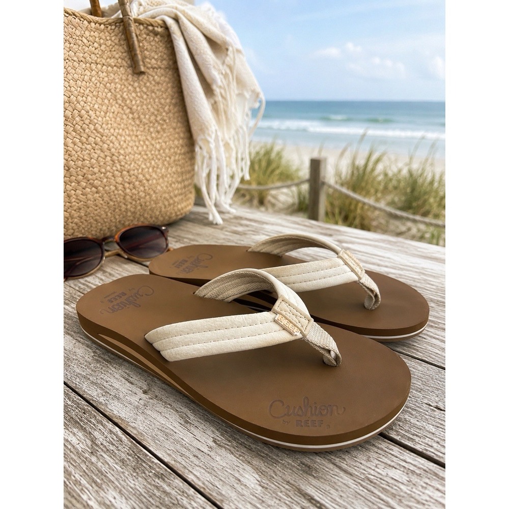 Reef Cushion Flip Flops Women's 9 Cream Tan Comfort Beach Sandals EU 40